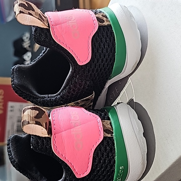 Adidas shoes - Picture 3 of 3